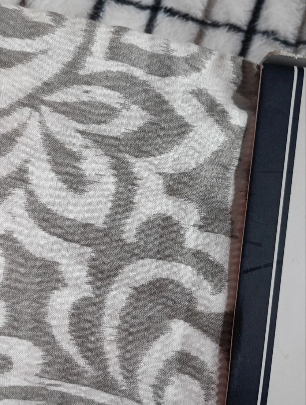 Tommy Hilfiger 72x72 Island Paisley Shower Curtain - Gray & White NEW
